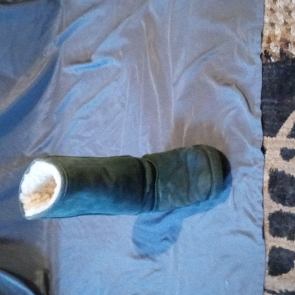 Dark green Bearpaw boots - Picture 6 of 9